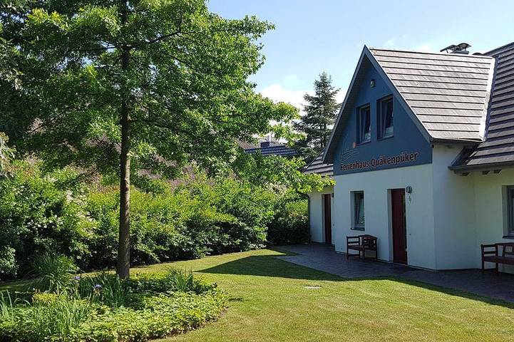 Ferienhaus für 2 Personen, mit Garten und Sauna in Börgerende-Rethwisch