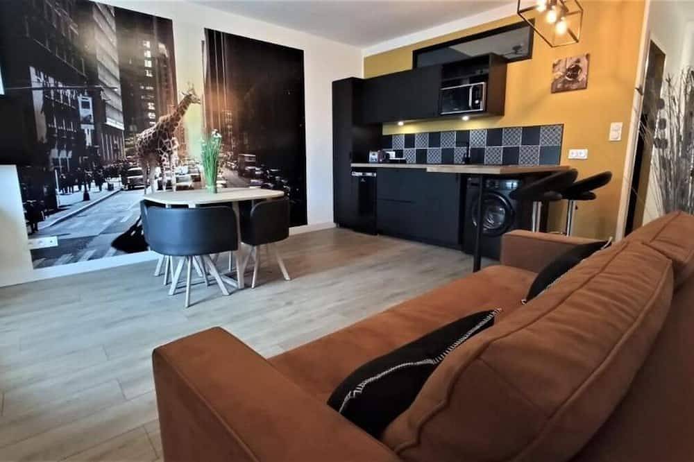 Entire apartment, Apartment - City center - 2 steps from a children's park. ideal for families! in Alès, Cévennes