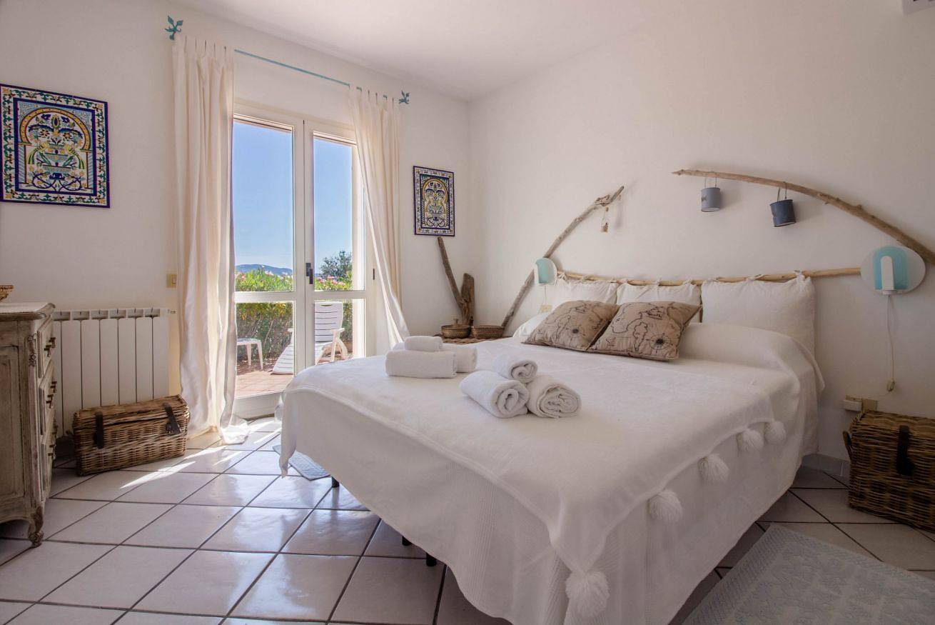 Appartamento intero, Guesthost -  Charming Seaview Flat with Veranda! in La Conia, Arzachena