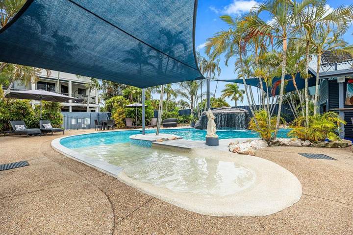 Station pour 2 personnes, avec vue et piscine ainsi que bassin pour enfant et jardin, animaux acceptés - 1
