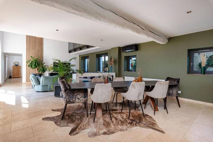 Location de vacances pour 14 personnes, avec Terrasse ainsi que Jardin et Piscine à Brindas - 3