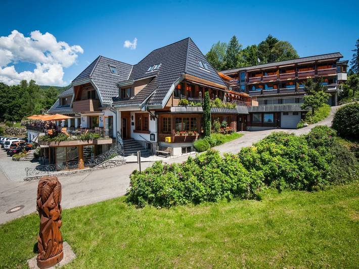Hotel für 4 Personen, mit Balkon/Terrasse und Whirlpool sowie Terrasse und Garten im Schwarzwald