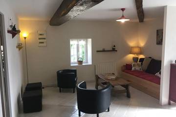 Gîte pour 8 personnes, avec vue et jardin dans Treigny-Perreuse-Sainte-Colombe