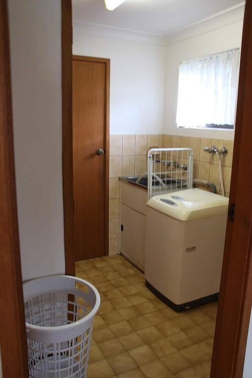 Forster holiday home, linen included-Wifi- pets welcome-cafes,beach, golf, fish in Forster, New South Wales