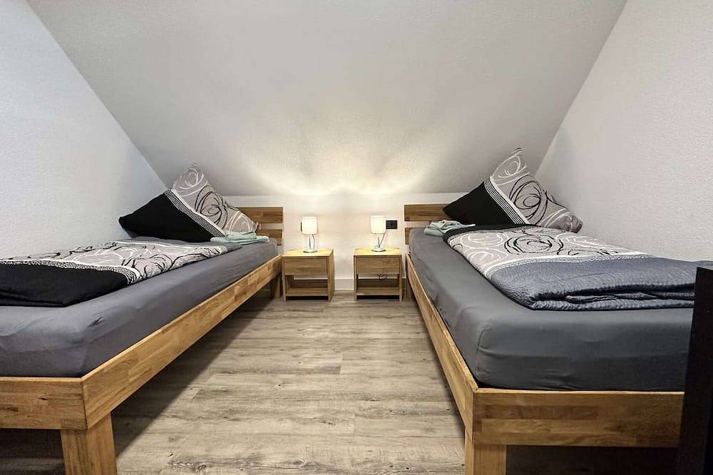 Ganze Wohnung, B&W Apartments - Dg Wohnung in Morschen, Schwalm-Eder-Kreis