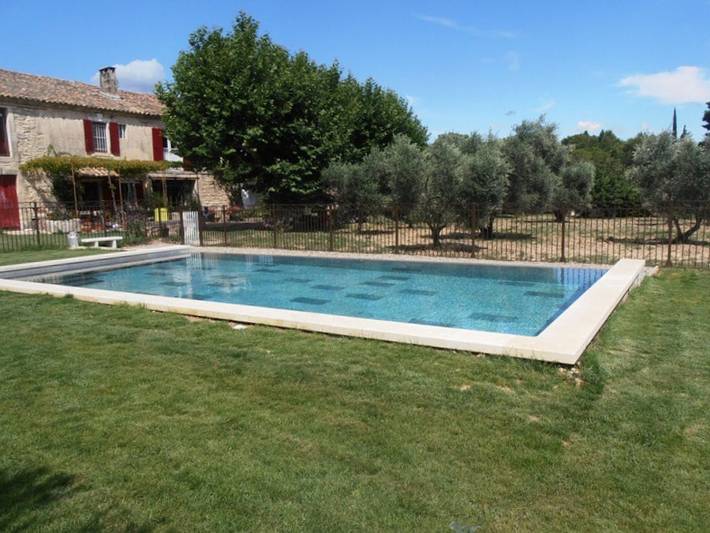 Location de vacances pour 4 personnes, avec jardin et piscine, animaux acceptés au Parc naturel régional des Alpilles - 2