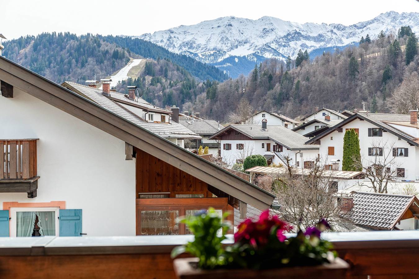 Appartement 'Wank' met Uitzicht op de Bergen, Balkon en Wifi, foto 8