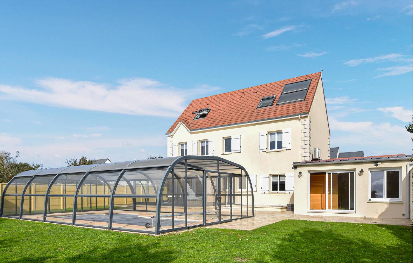 Acogedor apartamento con piscina y jardín cerca de la playa de la Vieille-Église in Barneville-Carteret, Côte de la Déroute