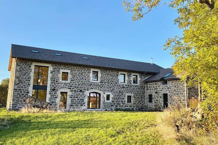 Location de vacances pour 14 personnes, avec jardin à Saint-Front