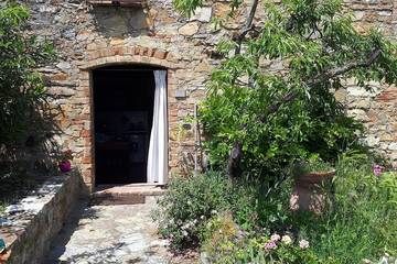 Gîte pour 4 personnes, avec piscine ainsi que balcon et jardin à Castellina in Chianti