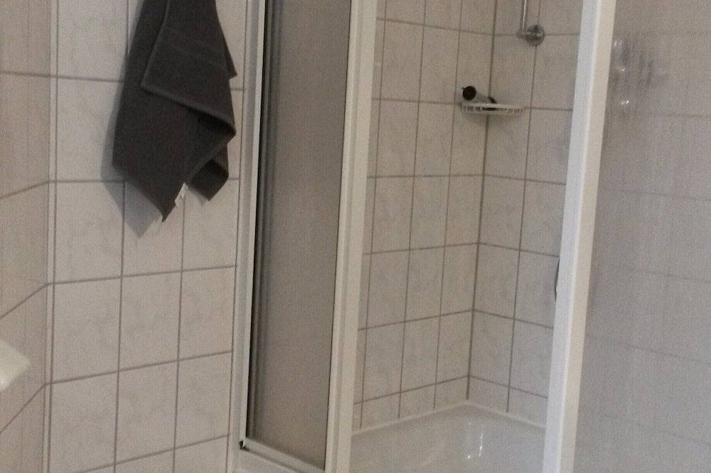 Apartamento entero, Apartamento, cerca del centro y en una zona tranquila en el bosque de llanuras aluviales in Leipzig-Sur, Leipzig