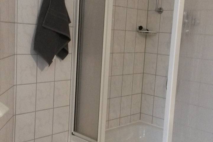 Ganze Wohnung, Ferienwohnung, zentrumsnah und ruhig gelegen am Auenwald in Leipzig-Süd, Leipzig