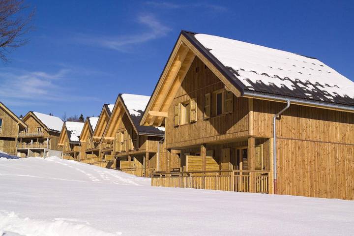 Chalet pour 4 personnes, avec balcon et sauna dans Bauges