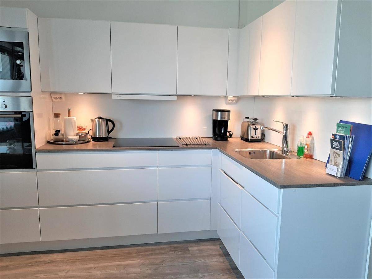 Ganze Wohnung, Apartment with Balcony in Helsinki, Uusimaa