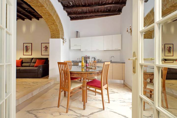 Appartamento per 7 persone, con Idromassaggio a Trastevere