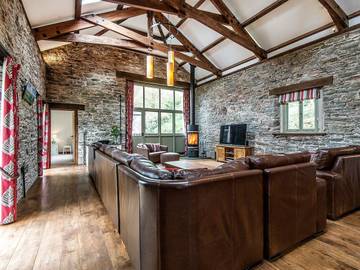Cottage for 14 People in West Alvington, Devon, Photo 2