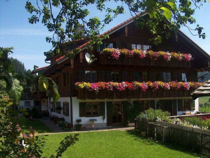 Ferienhaus für 4 Personen, mit Balkon in Zöblen