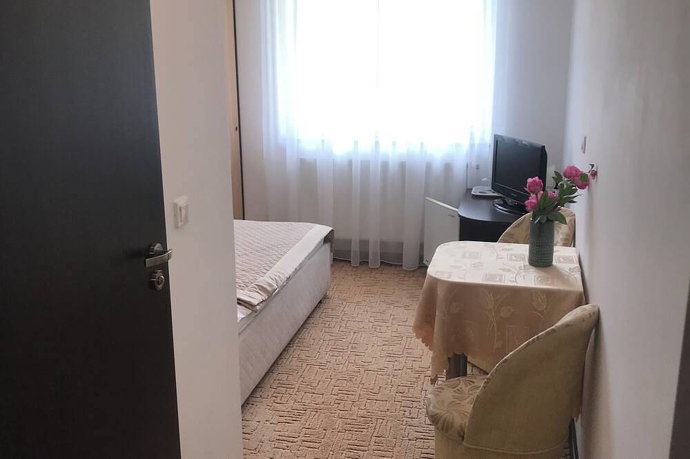 Villa California Darłówko: Komfort 300 m od plaży, Wi-Fi, grill! in Darłówko, Darłowo