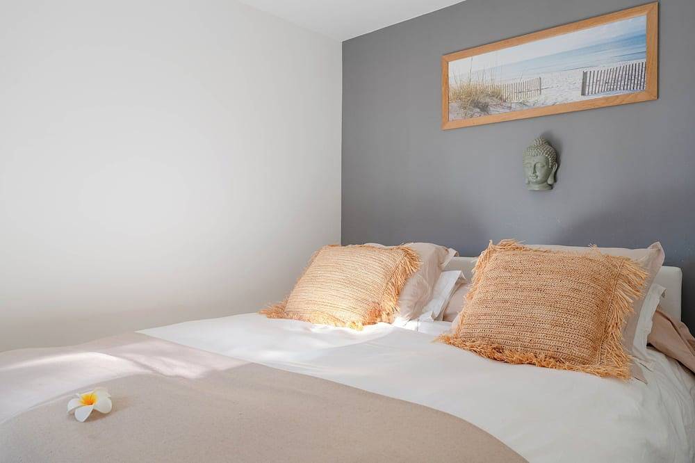 Heated pool house 200 mins from the beaches. in Rayol-Canadel-sur-Mer, Draguignan region