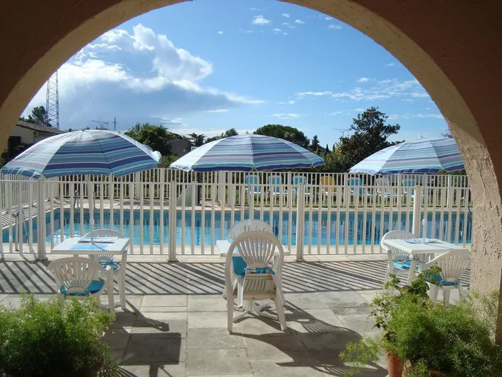 Hotel para 2 personas, con jardín además de vistas y piscina, Se admiten mascotas - 1