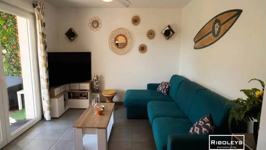 Gîte pour 7 personnes, avec Balcon et Terrasse ainsi que Jardin et Piscine dans Plage de la Farinette - 2