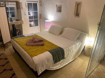 Chambre d’hôte pour 2 personnes, avec terrasse à Castillon-du-Gard