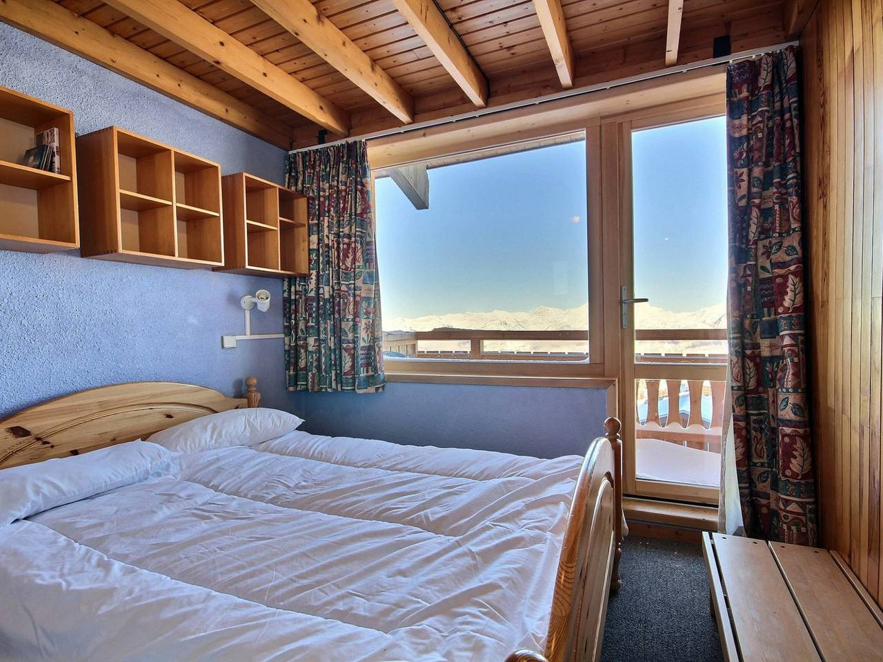 Entire apartment, Cozy duplex 5-6 pers at the foot of the slopes with Tv, Dvd and equipped kitchen in Plagne Villages, La Plagne-Tarentaise