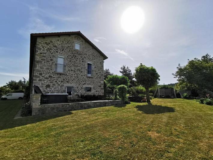 Alojamiento y desayuno para 3 personas, con jardín - 1