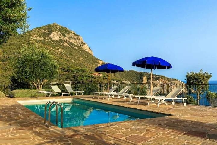 Ferienwohnung für 2 Personen, mit Ausblick und Garten sowie Pool - 1