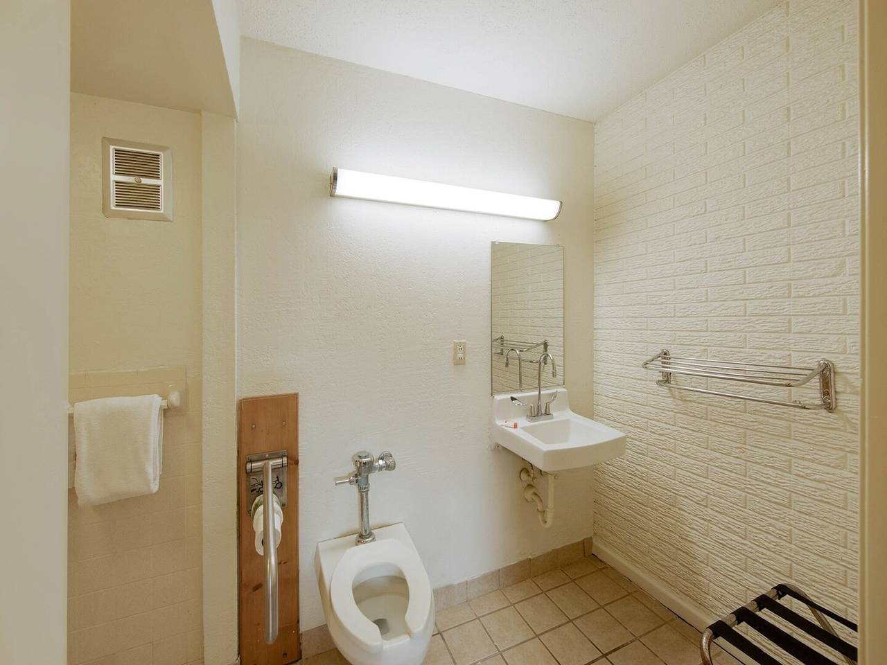 Ganze Wohnung, Kingsize-Bett | Rauchen erlaubt | Doswell, Virginia in Hanover County