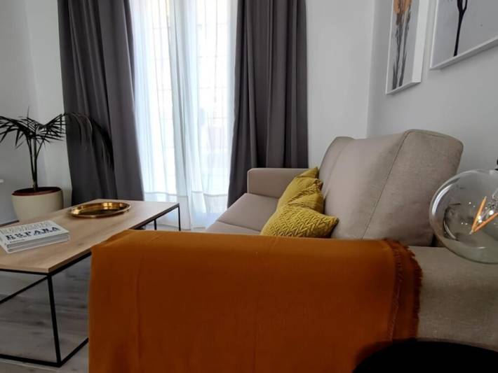 Entire apartment, Charming Andalusian house near beach with private patio in Málaga (Este), Malaga