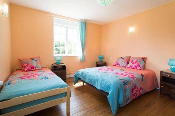 Location de vacances pour 12 personnes, avec jardin et sauna ainsi que vue et piscine à Malandry - 2