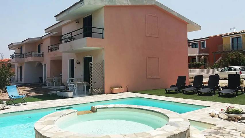 Ferienwohnung für 7 Personen, mit Pool und Garten, mit Haustier