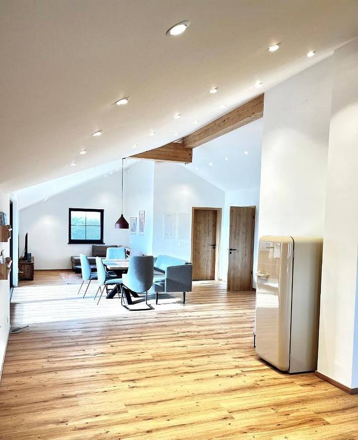 Ferienwohnung für 5 Personen, mit Balkon und Terrasse sowie Ausblick in Polling