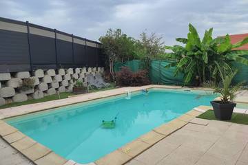 Gîte pour 2 personnes, avec terrasse ainsi que jardin et piscine à Sainte-Croix-en-Plaine