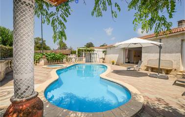 Gîte pour 6 personnes, avec terrasse et jardin à Aléria