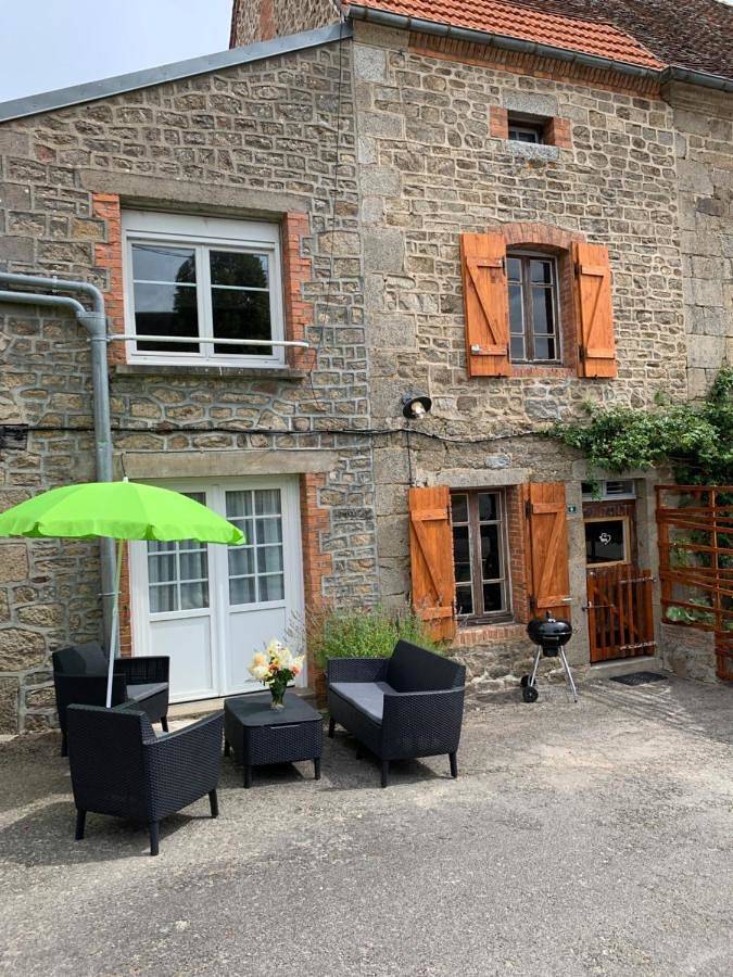 Location de vacances pour 6 personnes, avec terrasse à Saint-Chabrais