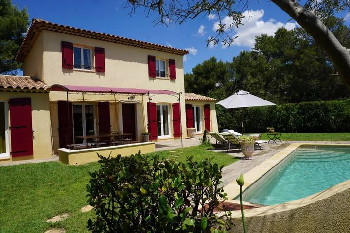 Nouveau "Villa Nova" in Cornillon-Confoux, Côte méditerranéenne (France)