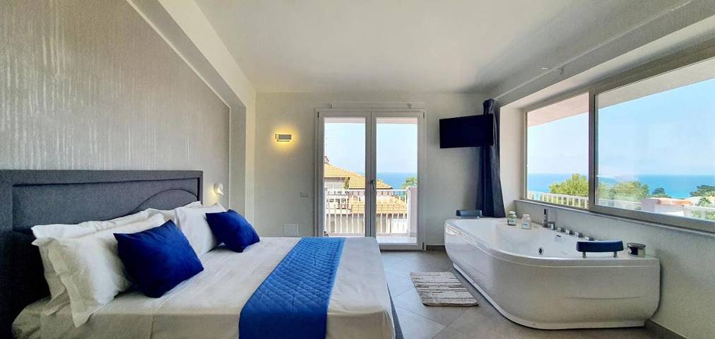 Chambre d’hôte pour 2 personnes, avec vue, adapté aux familles à Tropea - 3