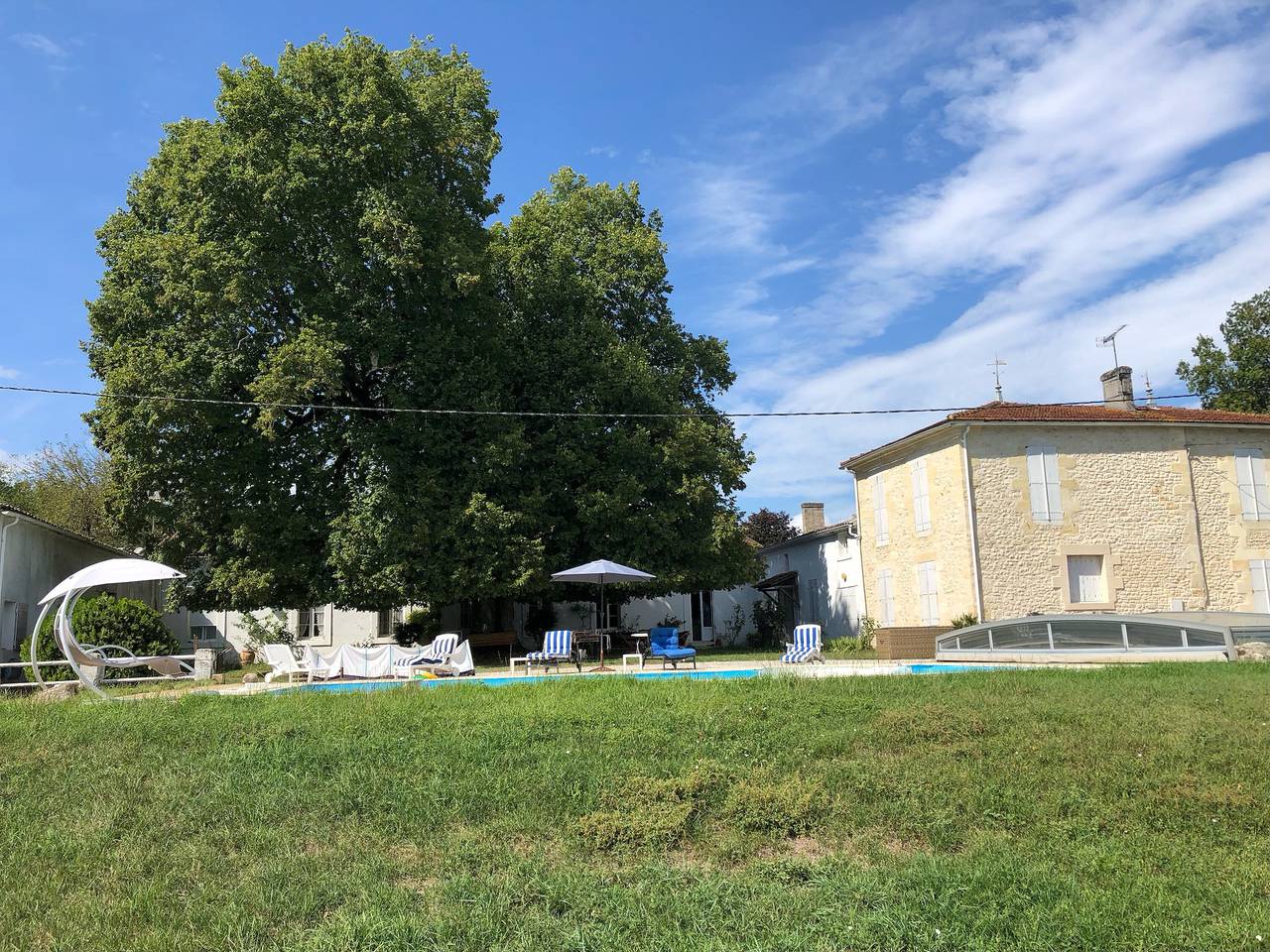 La Maison de Léandre – Piscine chauffée et climatisation au cœur du Médoc in Saint-Seurin-de-Cadourne, Région de Lesparre-Médoc