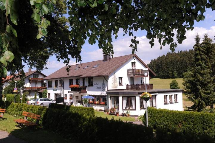 Maison d’hôte pour 3 personnes, avec terrasse ainsi que jardin et vue à Schönwald im Schwarzwald