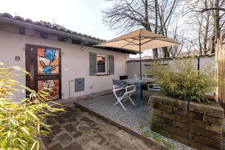 Apartamento para 2 personas, con jardín y terraza, Se admiten mascotas en Parma