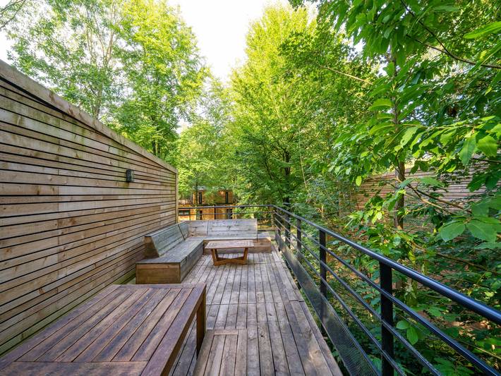 Gîte pour 4 personnes, avec terrasse ainsi que piscine et jardin, adapté aux familles dans Hainaut