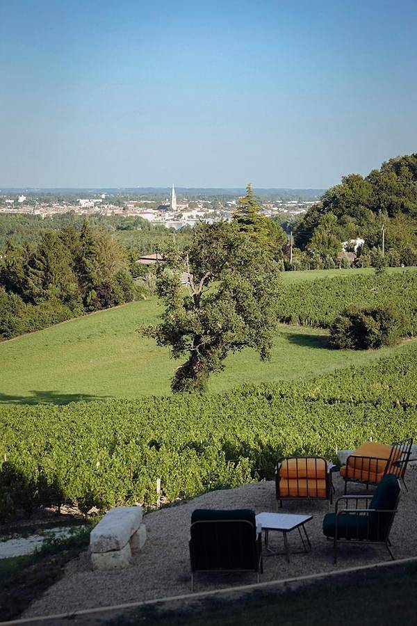 Gîte pour 2 personnes, avec terrasse ainsi que jardin et vue à Fronsac - 4