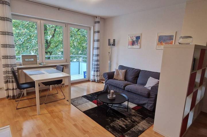 Ferienwohnung für 2 Personen, mit Balkon und Garten in Weinheim