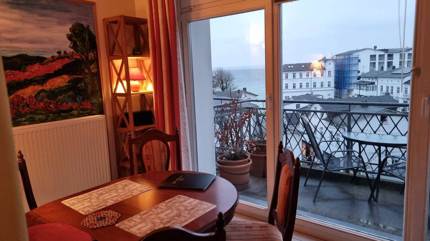 Ganze Wohnung, Alter Reichshof, App. 302 - mit Balkon und Meerblick in Sassnitz, Nationalpark Jasmund