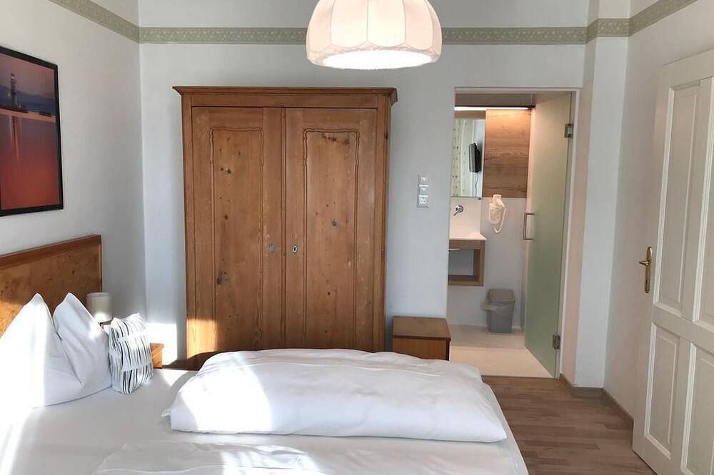 Doppelzimmer mit Dusche, Wc - Weinidylle Opitz in Illmitz, Neusiedlersee-Hügelland