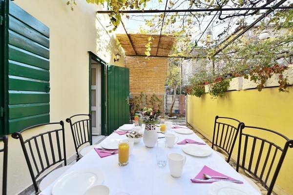 Ferienhaus für 9 Personen, mit Terrasse in Omis - 2