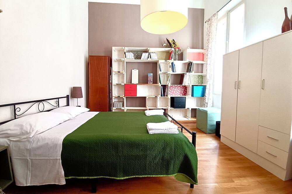 Entire apartment, B&B St. Euphemia House in Modena, Modena Province