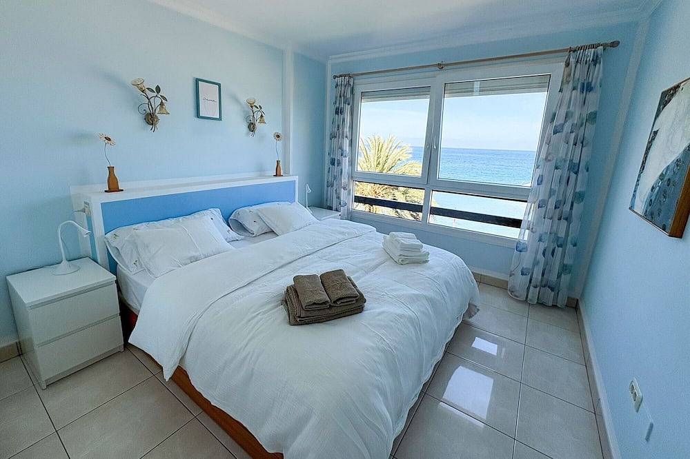 Entire apartment, Alegre Beach Home - your vacation apartment right by the sea in Arguineguin, Mogán